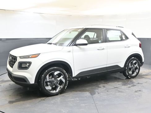 New 2026 Hyundai Venue SEL image 2