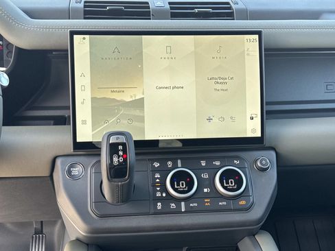 New 2026 Land Rover Defender 110 S AWD/4WD image 11