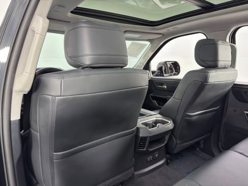 Used 2022 Toyota Tundra Limited image 37