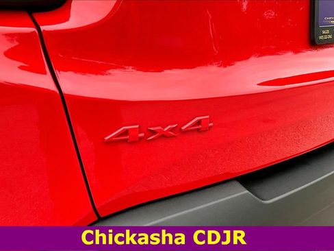 Used 2022 Jeep Renegade Latitude w/ Sun/Sound Group image 23