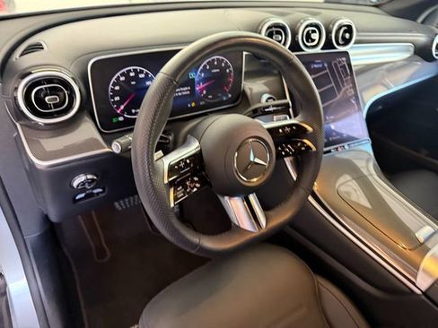 Used 2024 Mercedes-Benz GLC 300 4MATIC image 24