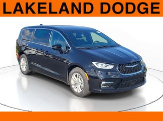 New 2026 Chrysler Pacifica Select video 1