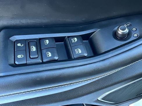 Used 2022 Jeep Grand Cherokee L Limited image 27