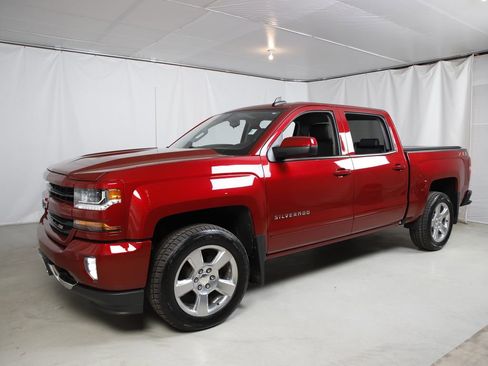 Used 2018 Chevrolet Silverado 1500 LT w/ All Star Edition AWD/4WD image 18