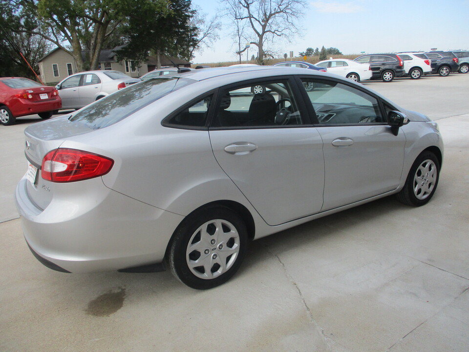 Used 2013 Ford Fiesta SE FWD image 15