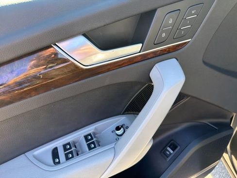 Used 2018 Audi Q5 2.0T Premium Plus w/ Premium Plus Package image 13