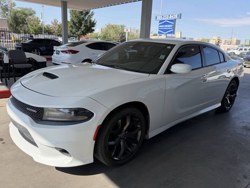 Used 2019 Dodge Charger GT RWD image 4