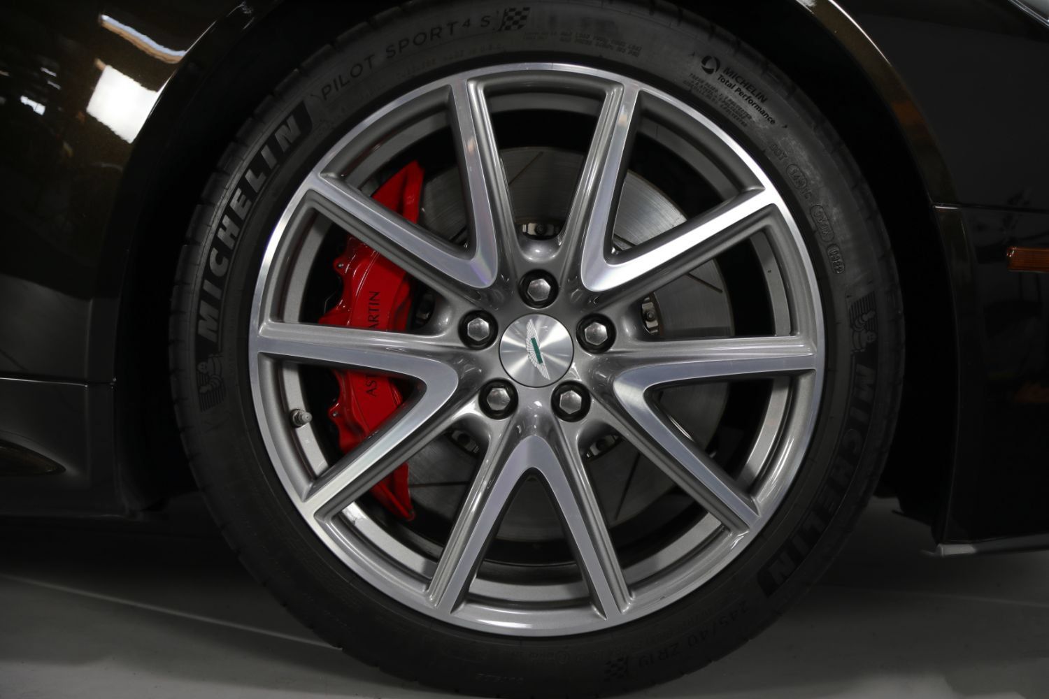 Used 2012 Aston Martin V8 Vantage N420 RWD image 28