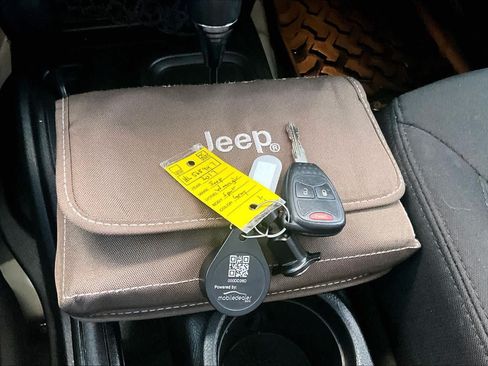 Used 2017 Jeep Wrangler Unlimited Sport w/ Quick Order Package 24S AWD/4WD image 15