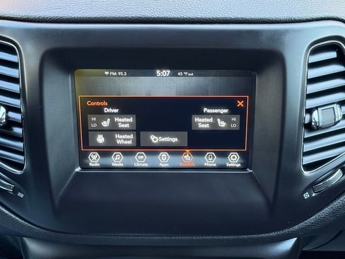Used 2019 Jeep Compass Latitude w/ Popular Equipment Group AWD/4WD image 38