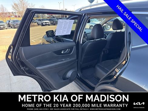 Used 2018 Nissan Rogue SL w/ Premium Package AWD/4WD image 24