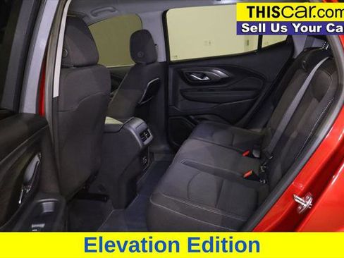 Used 2024 GMC Terrain SLE w/ Elevation Edition image 11