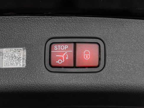 Certified 2024 Mercedes-Benz GLC 43 AMG 4MATIC image 35