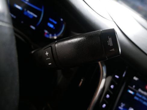 Certified 2018 Cadillac Escalade Platinum AWD/4WD image 24