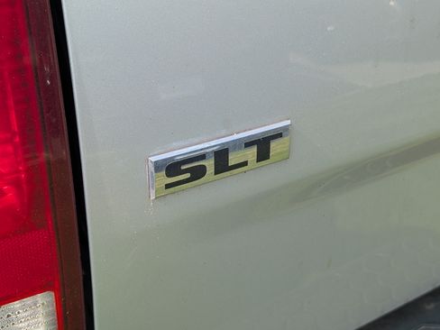 Used 2019 RAM 1500 Classic SLT RWD image 10