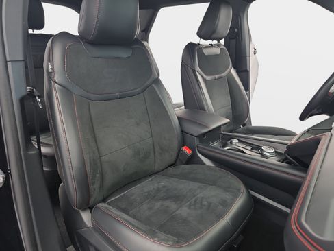 Used 2025 Ford Explorer ST AWD/4WD image 10