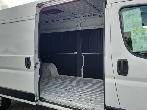 Used 2025 RAM ProMaster 3500 w/ Convenience Group FWD image 17