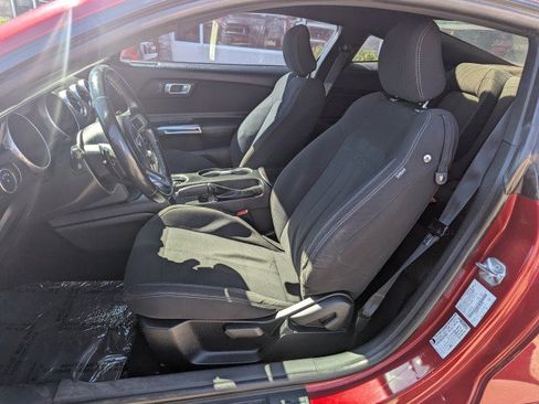 Used 2018 Ford Mustang Coupe RWD image 10