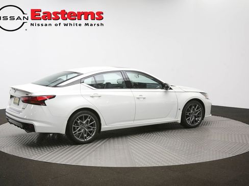 Used 2023 Nissan Altima 2.0 SR FWD image 41