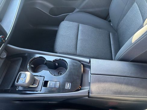 Used 2025 Nissan Rogue SV image 41