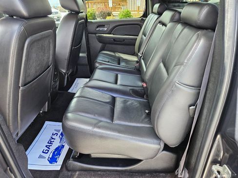 Used 2011 Chevrolet Avalanche LT AWD/4WD image 16