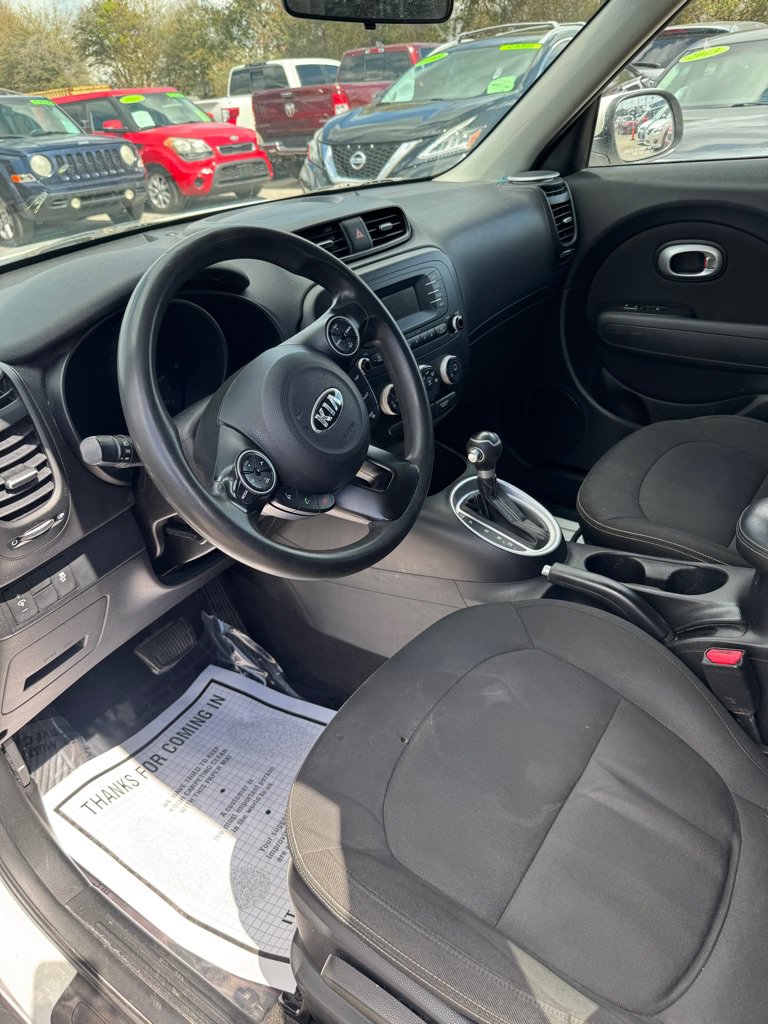 Used 2014 Kia Soul + FWD image 8