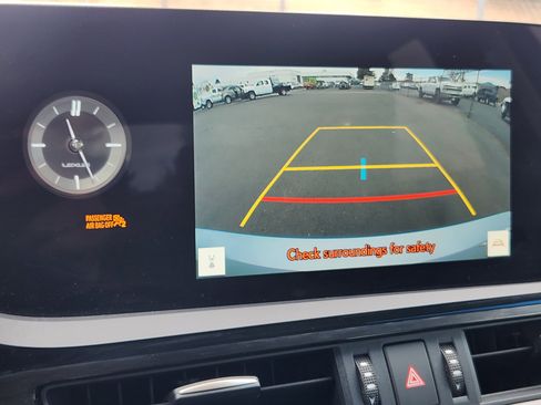 Used 2023 Lexus ES 250 w/ Premium Package image 25