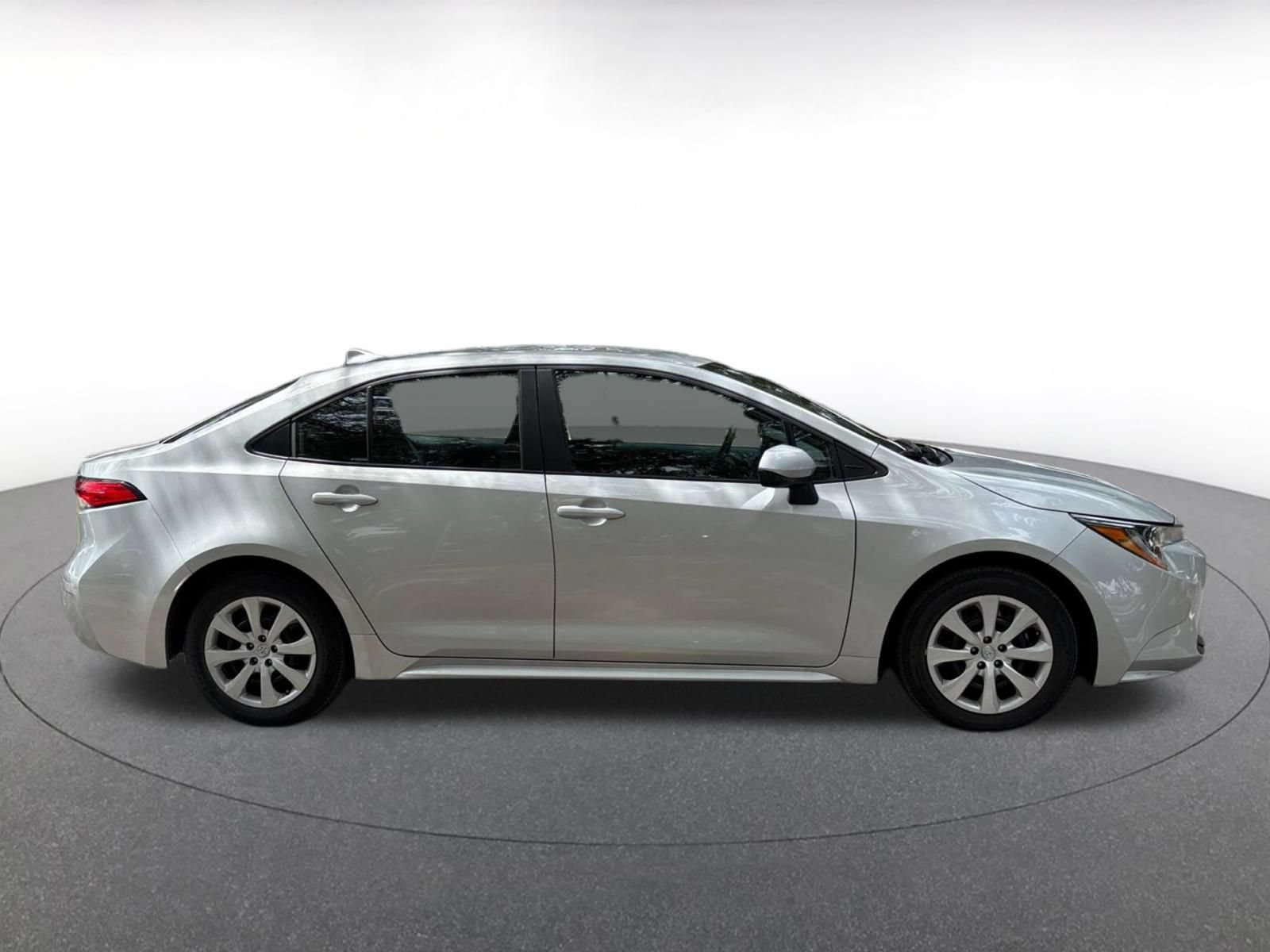 Used 2025 Toyota Corolla LE FWD image 13
