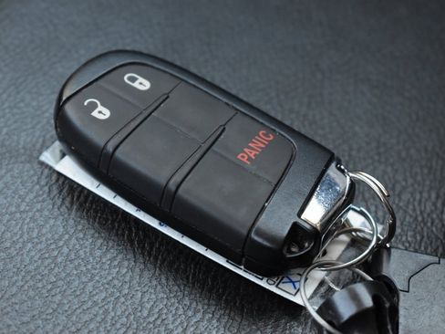 Used 2022 Jeep Compass Latitude image 14