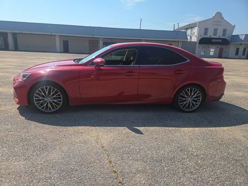 Used 2017 Lexus IS 200t RWD image 6