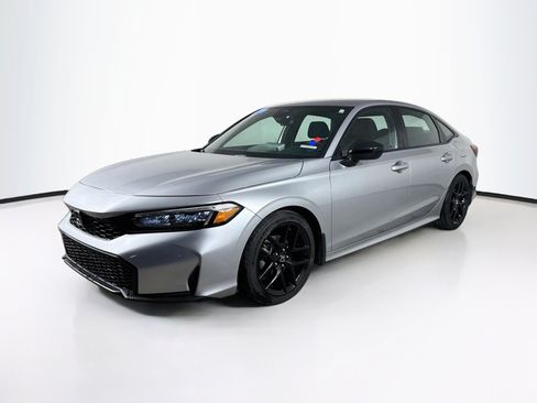 Used 2025 Honda Civic Sport image 4