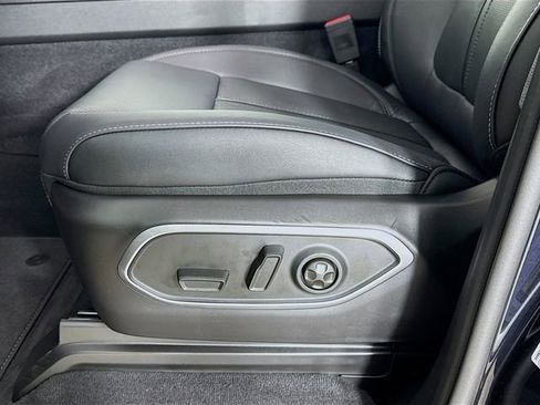 New 2025 Jeep Wagoneer L Series II image 23