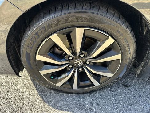 Used 2022 Honda Civic EX image 5