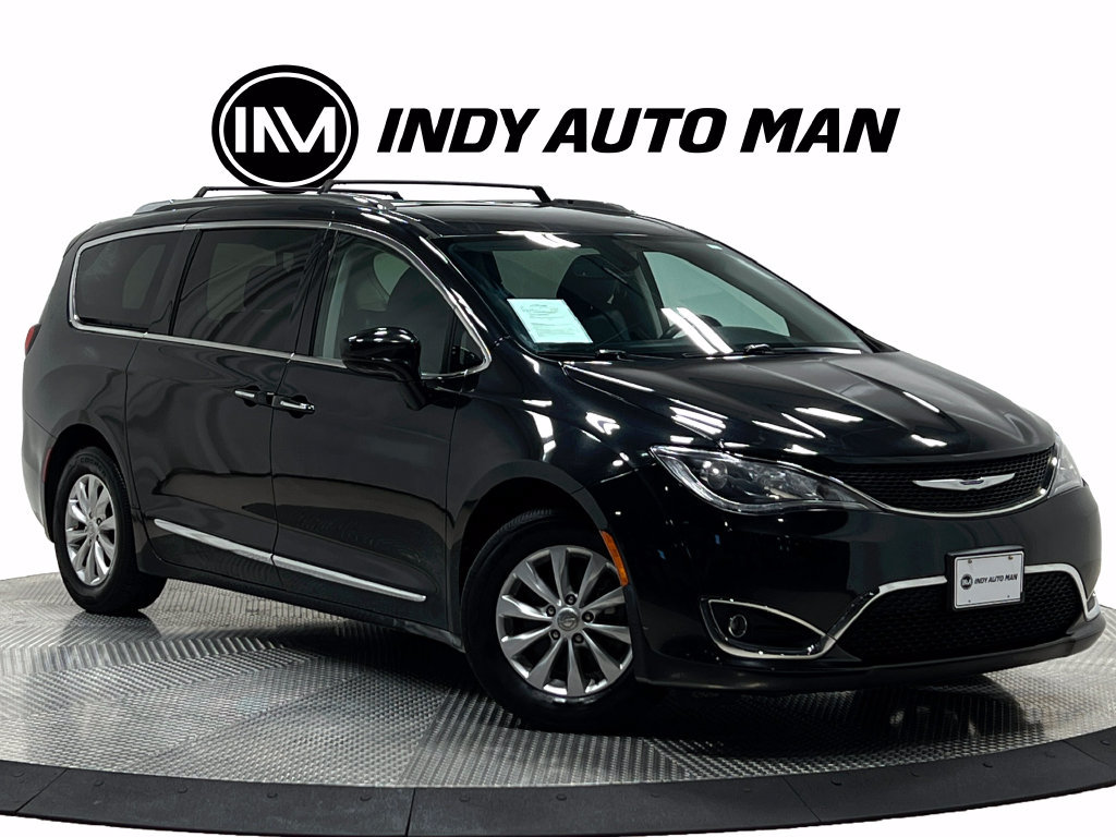 Used 2019 Chrysler Pacifica Touring-L FWD image 2