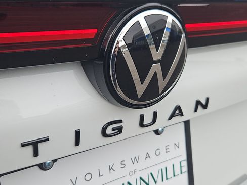 New 2026 Volkswagen Tiguan SE R-Line AWD/4WD image 27