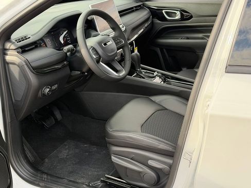 New 2026 Jeep Compass Latitude AWD/4WD image 10