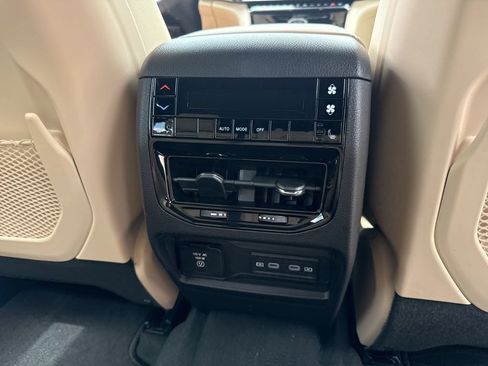 Used 2026 Jeep Grand Cherokee L Limited w/ Limited Altitude Package AWD/4WD image 13
