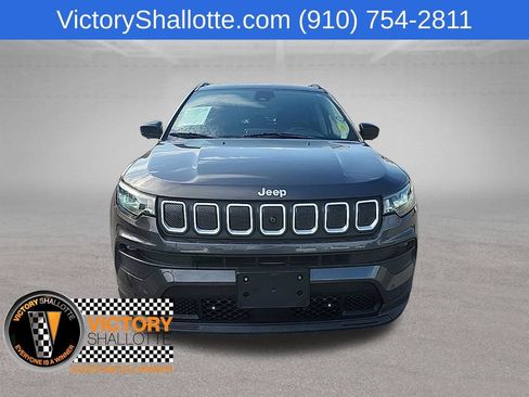 Certified 2022 Jeep Compass Latitude w/ Sun and Sound Group AWD/4WD image 3