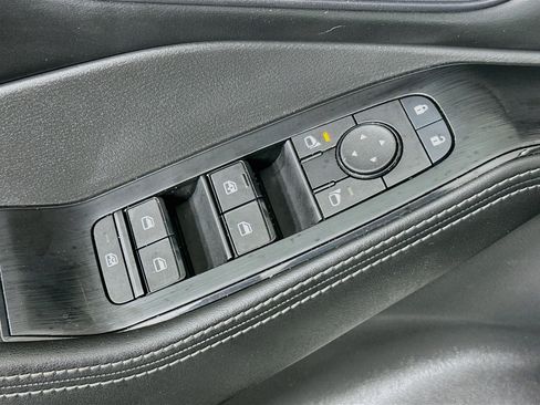 Used 2023 Nissan Rogue SV w/ SV Premium B Package FWD image 15