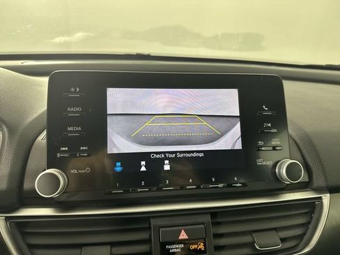 Used 2018 Honda Accord LX image 7