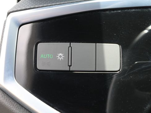 Used 2021 Audi Q3 2.0T Premium w/ Convenience Package AWD/4WD image 32