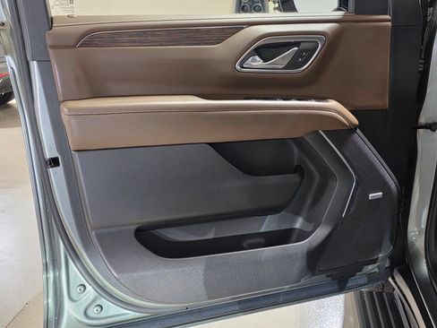 Used 2024 Chevrolet Tahoe High Country AWD/4WD image 17