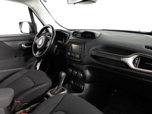 Used 2017 Jeep Renegade Latitude w/ Trailer Tow Group AWD/4WD image 25