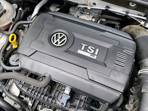 Used 2016 Volkswagen Golf R 4-Door w/ Driver Assistance Package AWD/4WD image 31