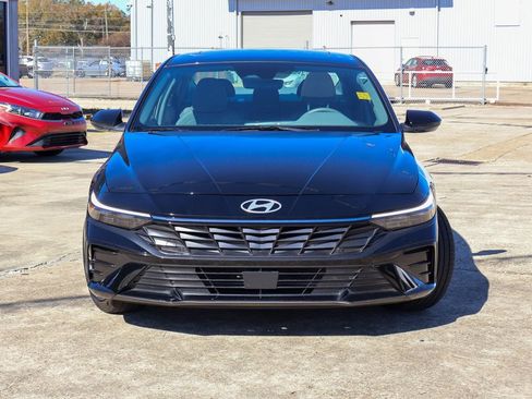 Certified 2025 Hyundai Elantra SEL image 23