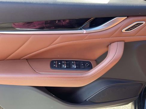 Used 2021 Maserati Levante image 16