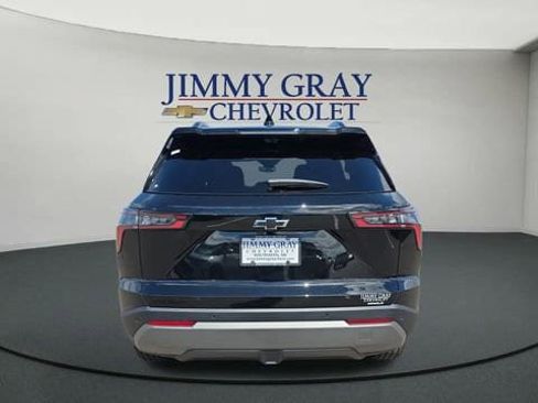 New 2026 Chevrolet Equinox LT w/ Convenience Package II image 4