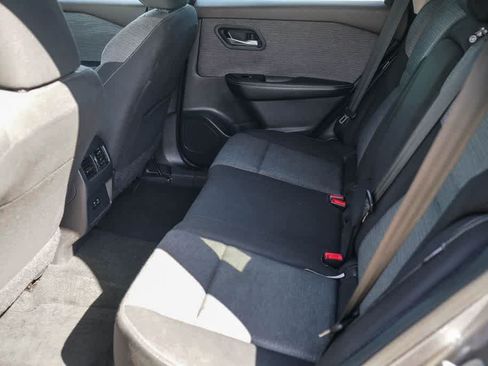 Used 2023 Nissan Rogue SV FWD image 17