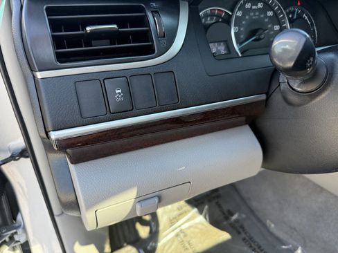 Used 2014 Toyota Camry XLE w/ Leather Package image 21