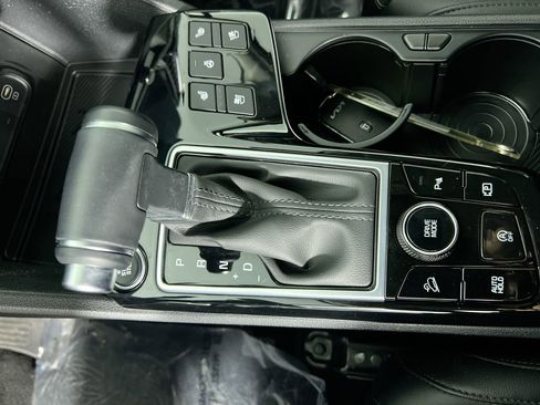 Certified 2025 Kia Sportage SX image 22